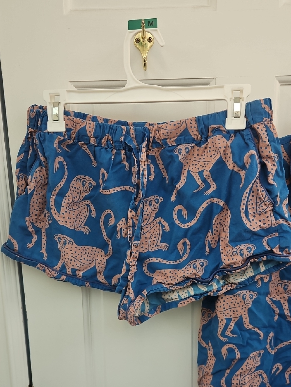Desmond & Dempsey Pajama Set - Picture 5 of 6